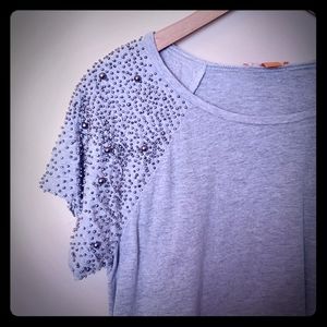 ⛱3/$20 Joe Fresh Gray Shirt with Sleeve decor